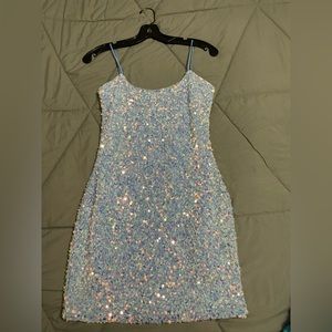 Worn once and taken off after pictures.